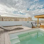 Modern Oasis Near Mdina With Rooftop Pool & View *