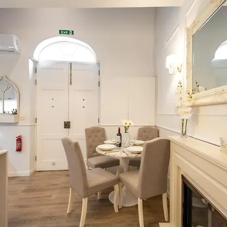 Modern Oasis Near Mdina With Rooftop Pool & View *