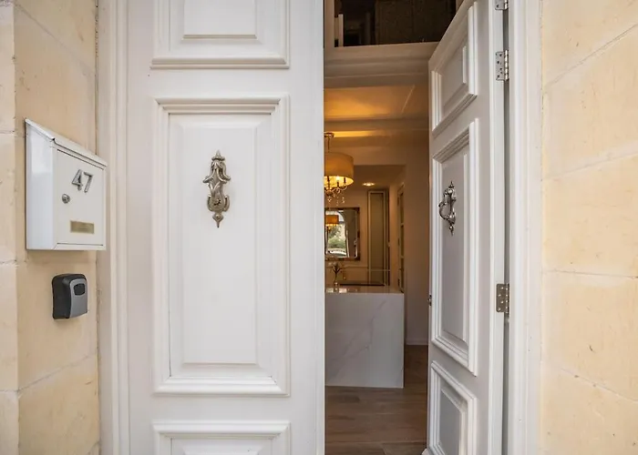 Modern Oasis Near Mdina With Rooftop Pool & View Appartamento *