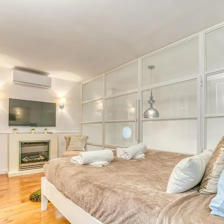 Modern Oasis Near Mdina With Rooftop Pool & View Appartamento