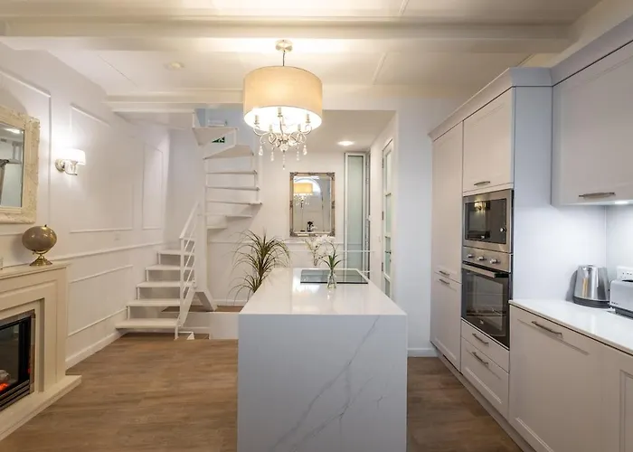 Modern Oasis Near Mdina With Rooftop Pool & View Rabat