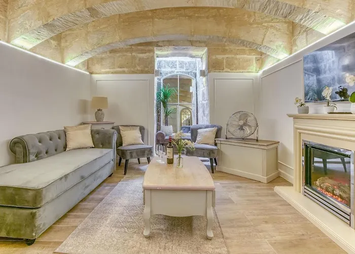 Modern Oasis Near Mdina With Rooftop Pool & View Rabat