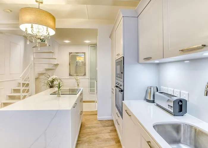 Modern Oasis Near Mdina With Rooftop Pool & View Apartment