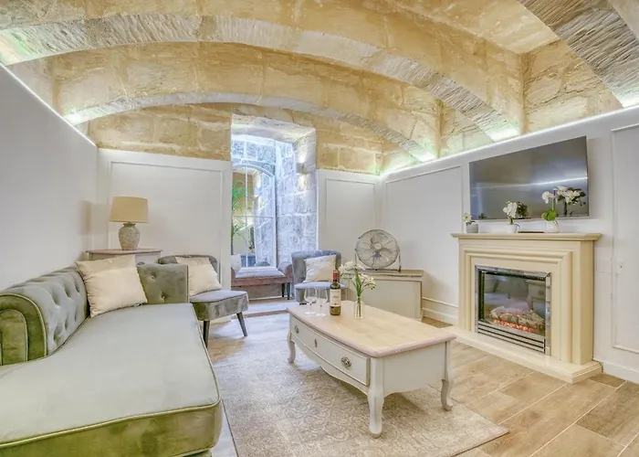 Modern Oasis Near Mdina With Rooftop Pool & View Apartment *