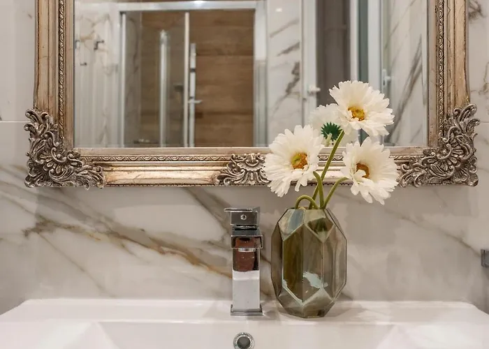 Modern Oasis Near Mdina With Rooftop Pool & View Apartment